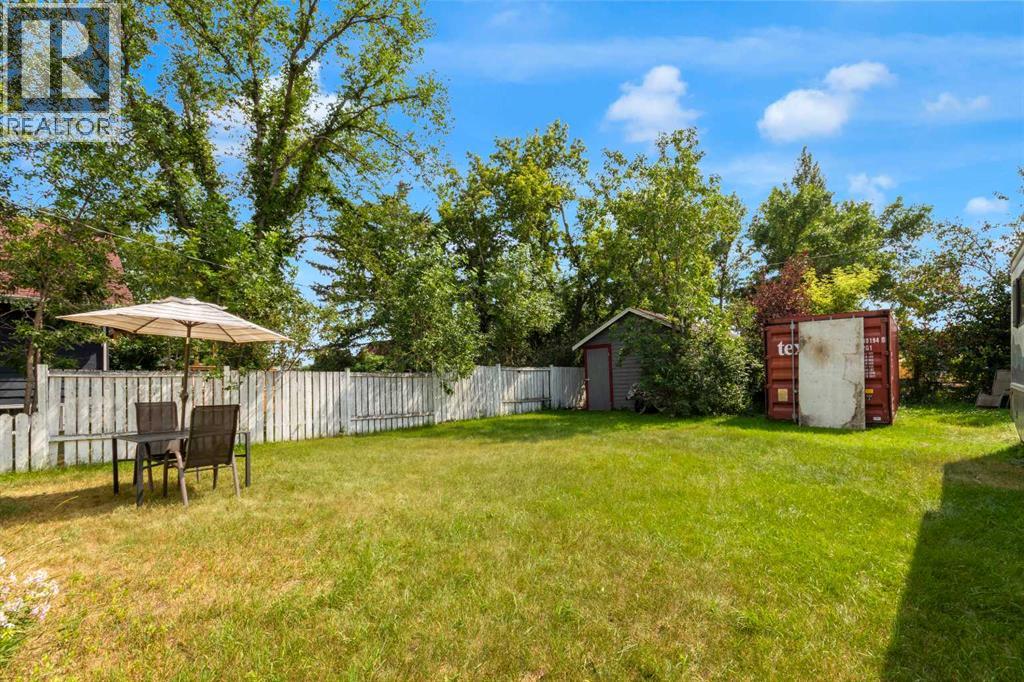 215 4 Street - 24