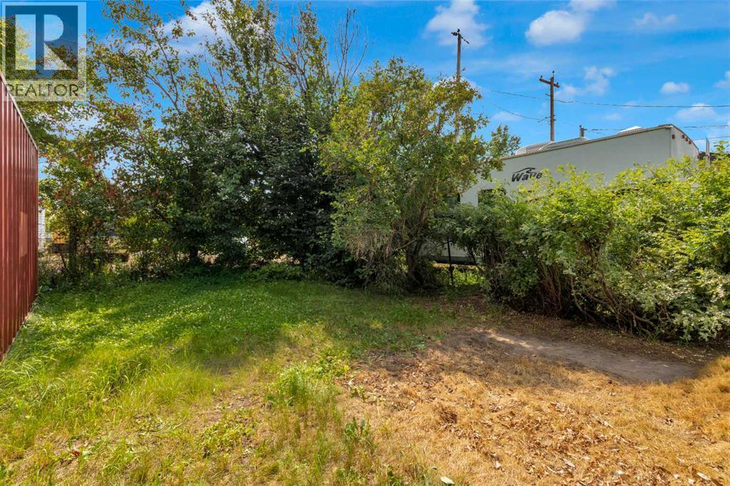 215 4 Street - 26