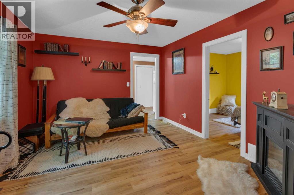 215 4 Street - 7