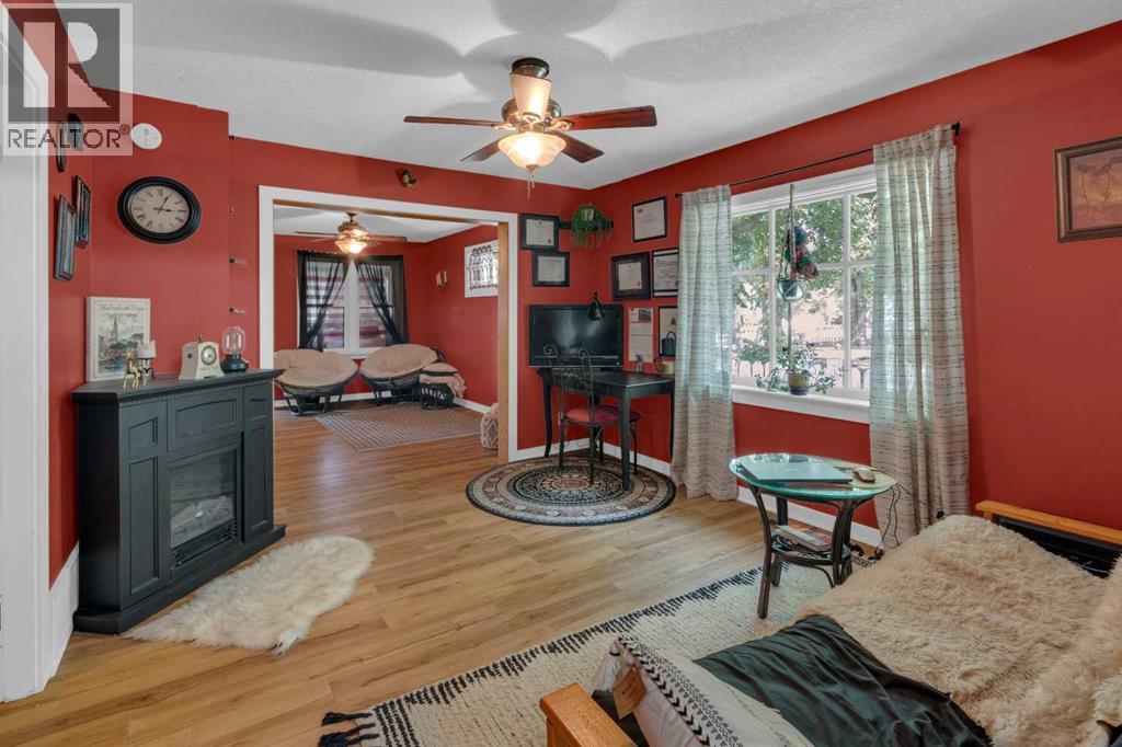 215 4 Street - 9