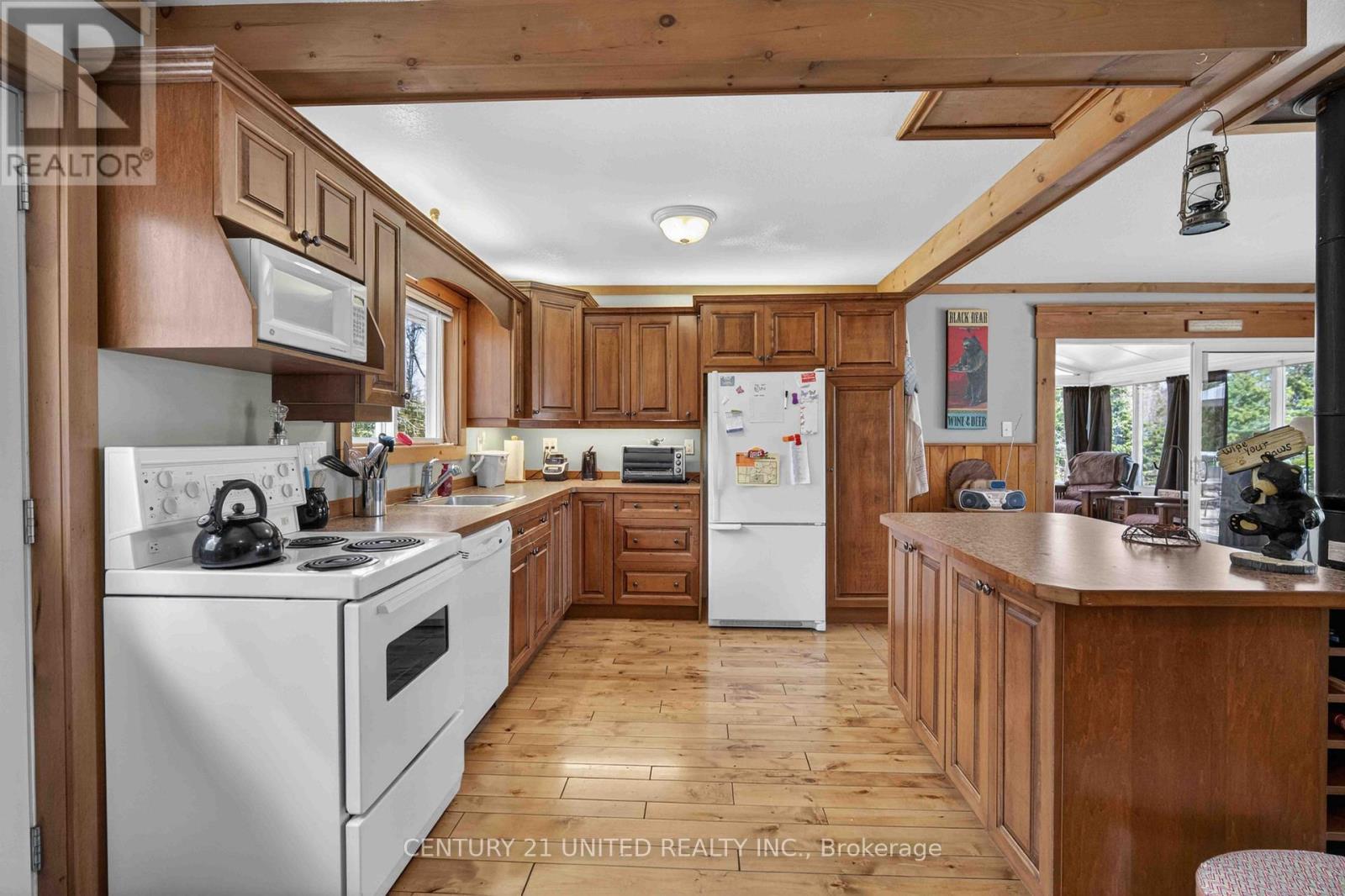 1047 REDWOOD LANE - 13