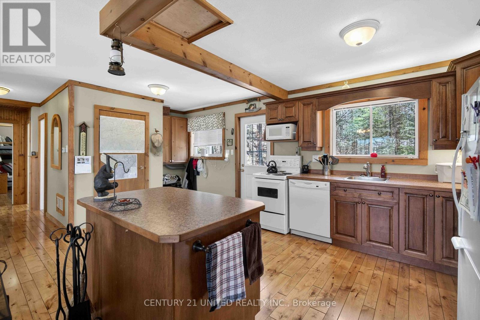 1047 REDWOOD LANE - 14