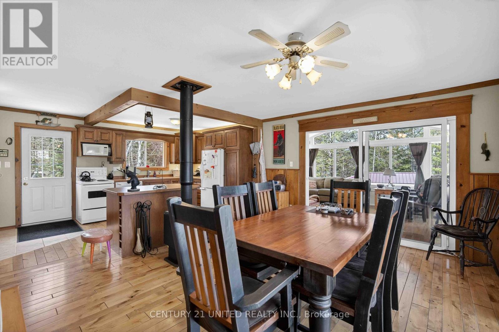 1047 REDWOOD LANE - 17