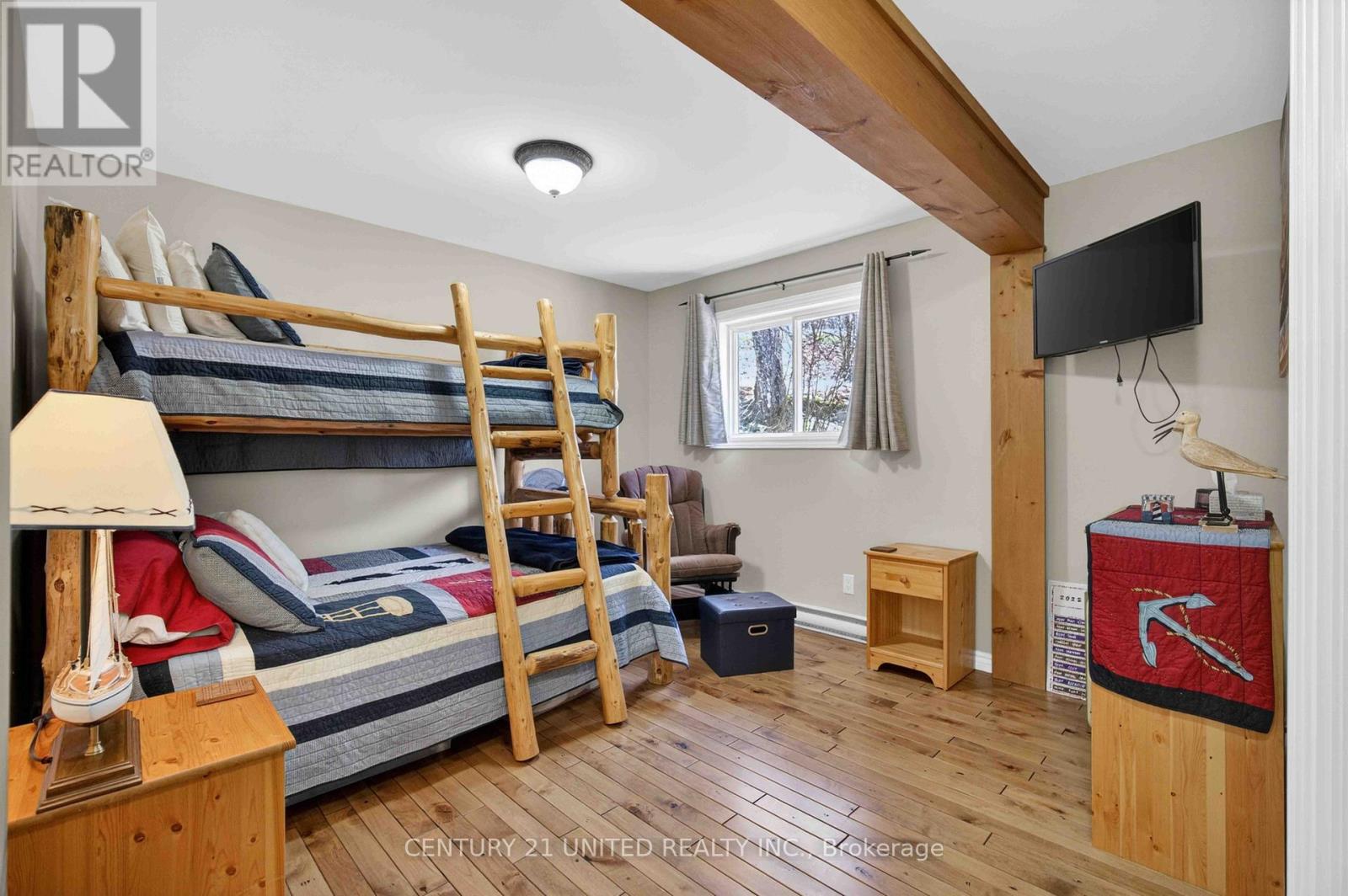 1047 REDWOOD LANE - 24