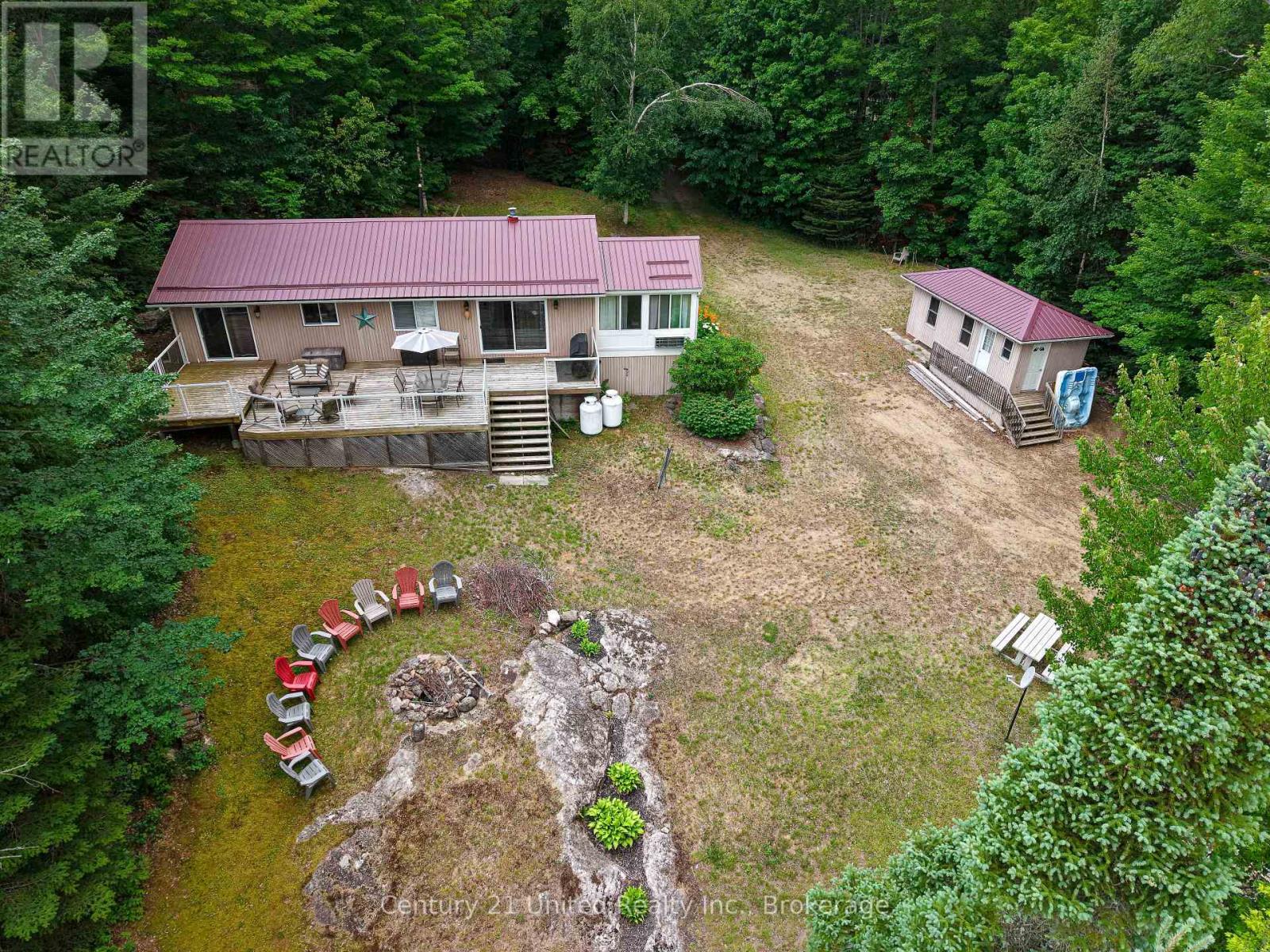 1047 REDWOOD LANE - 3