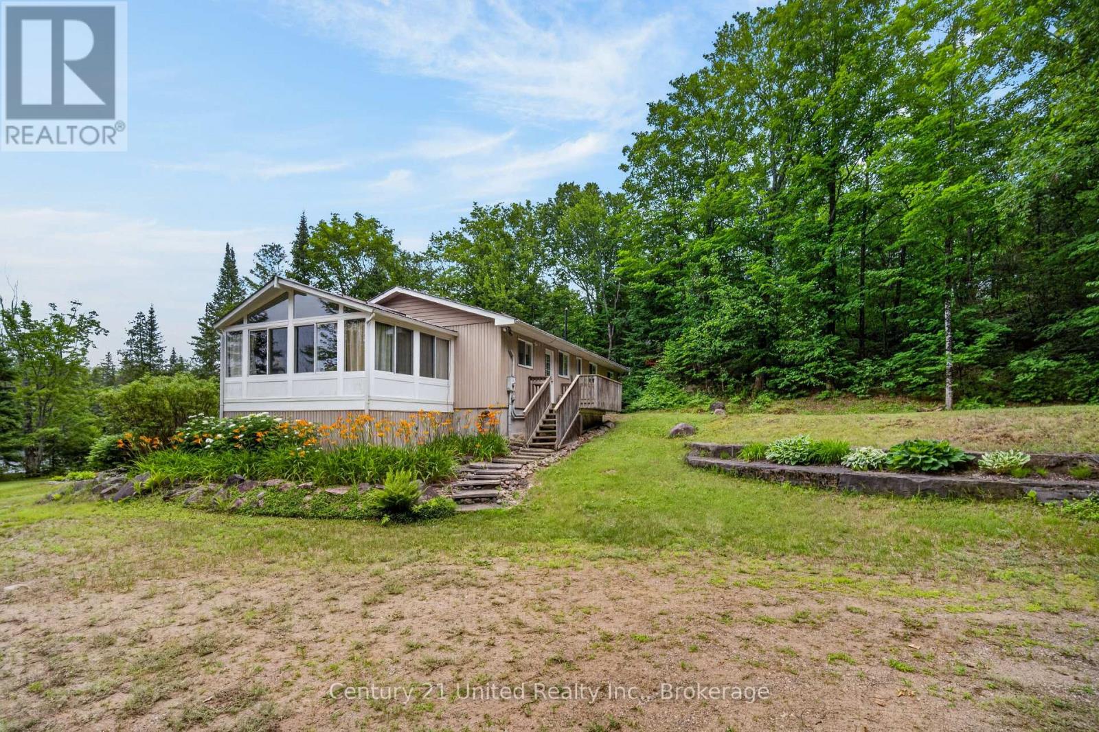 1047 REDWOOD LANE - 36