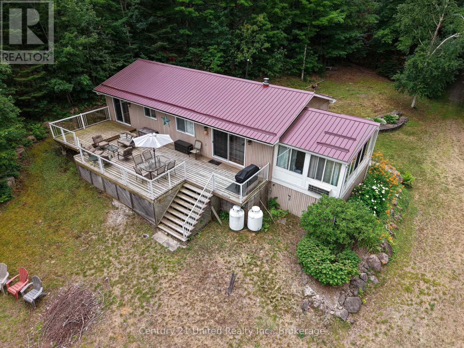 1047 REDWOOD LANE - 5