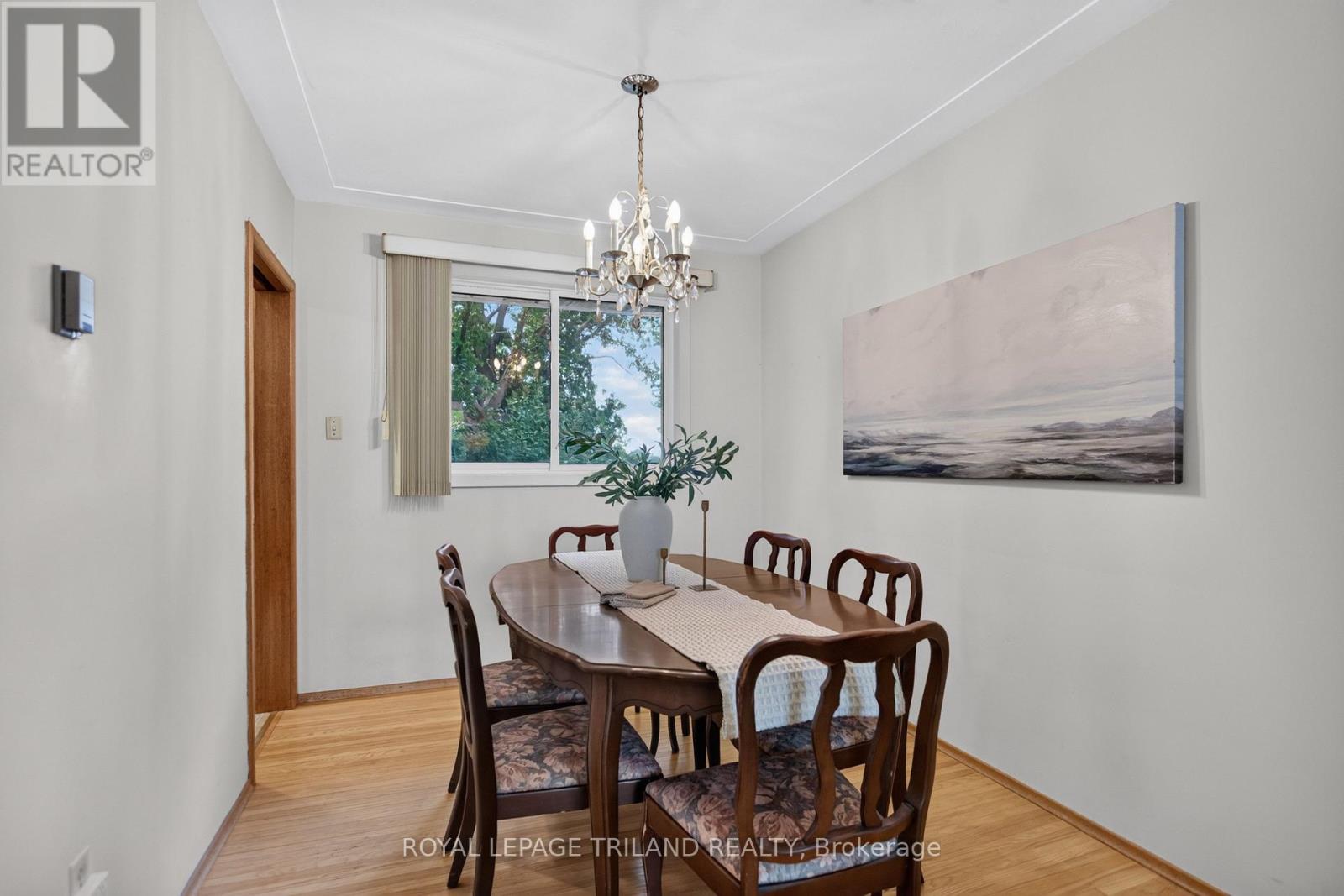 657 VISCOUNT ROAD - 11