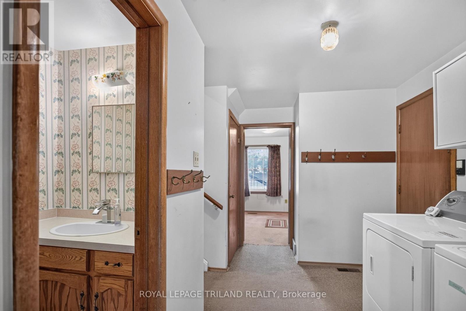 657 VISCOUNT ROAD - 29