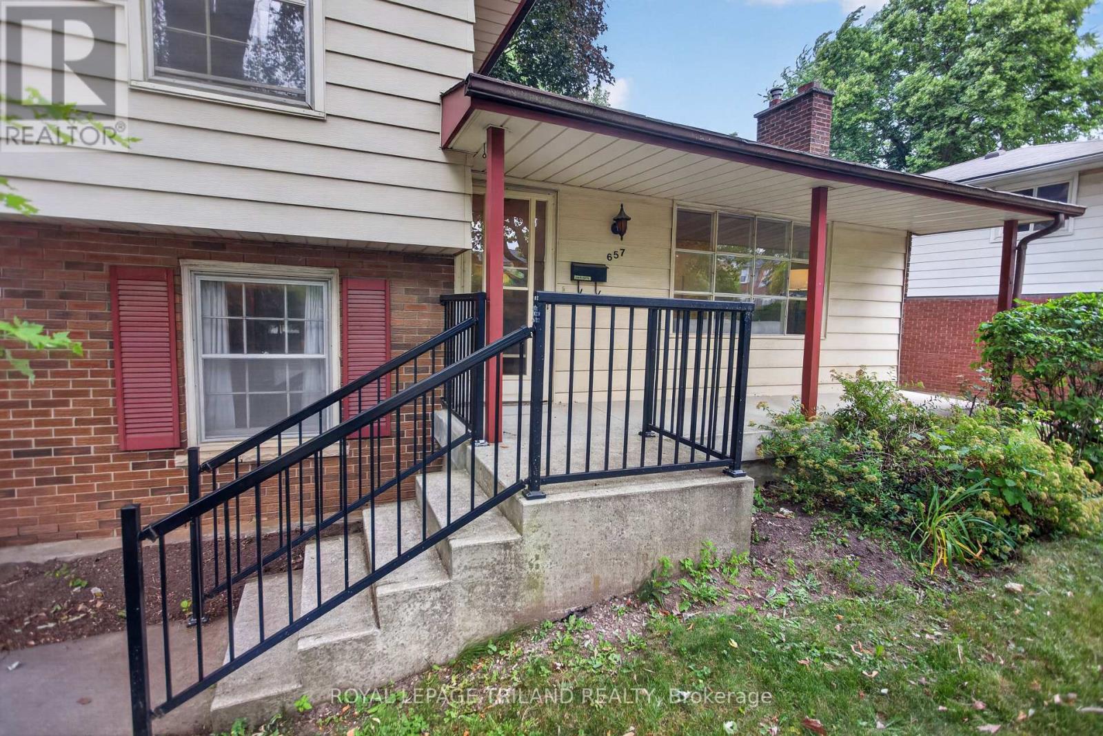 657 VISCOUNT ROAD - 3