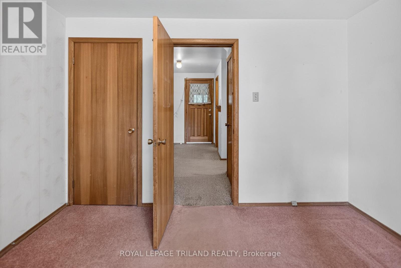 657 VISCOUNT ROAD - 31