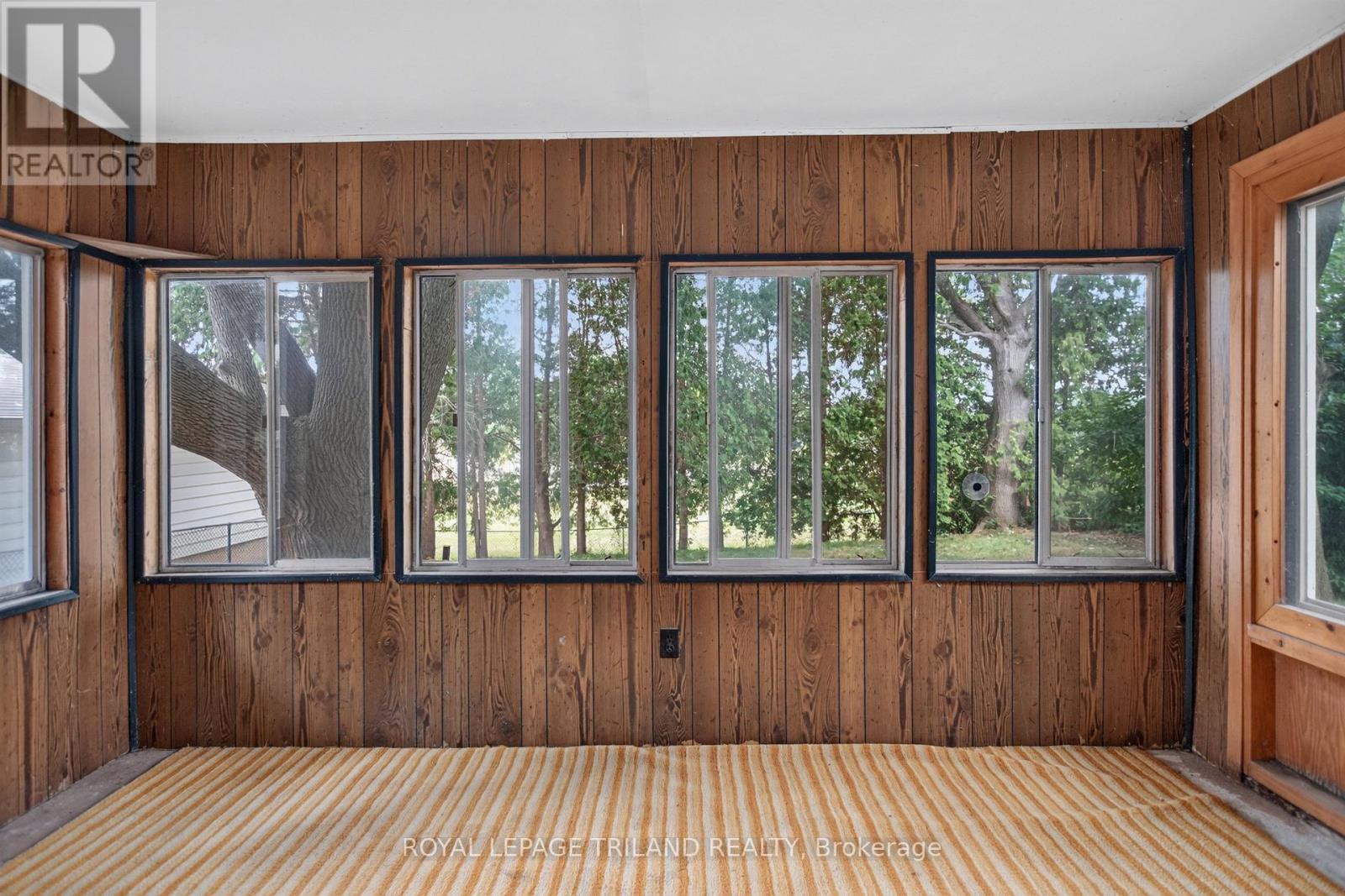 657 VISCOUNT ROAD - 36