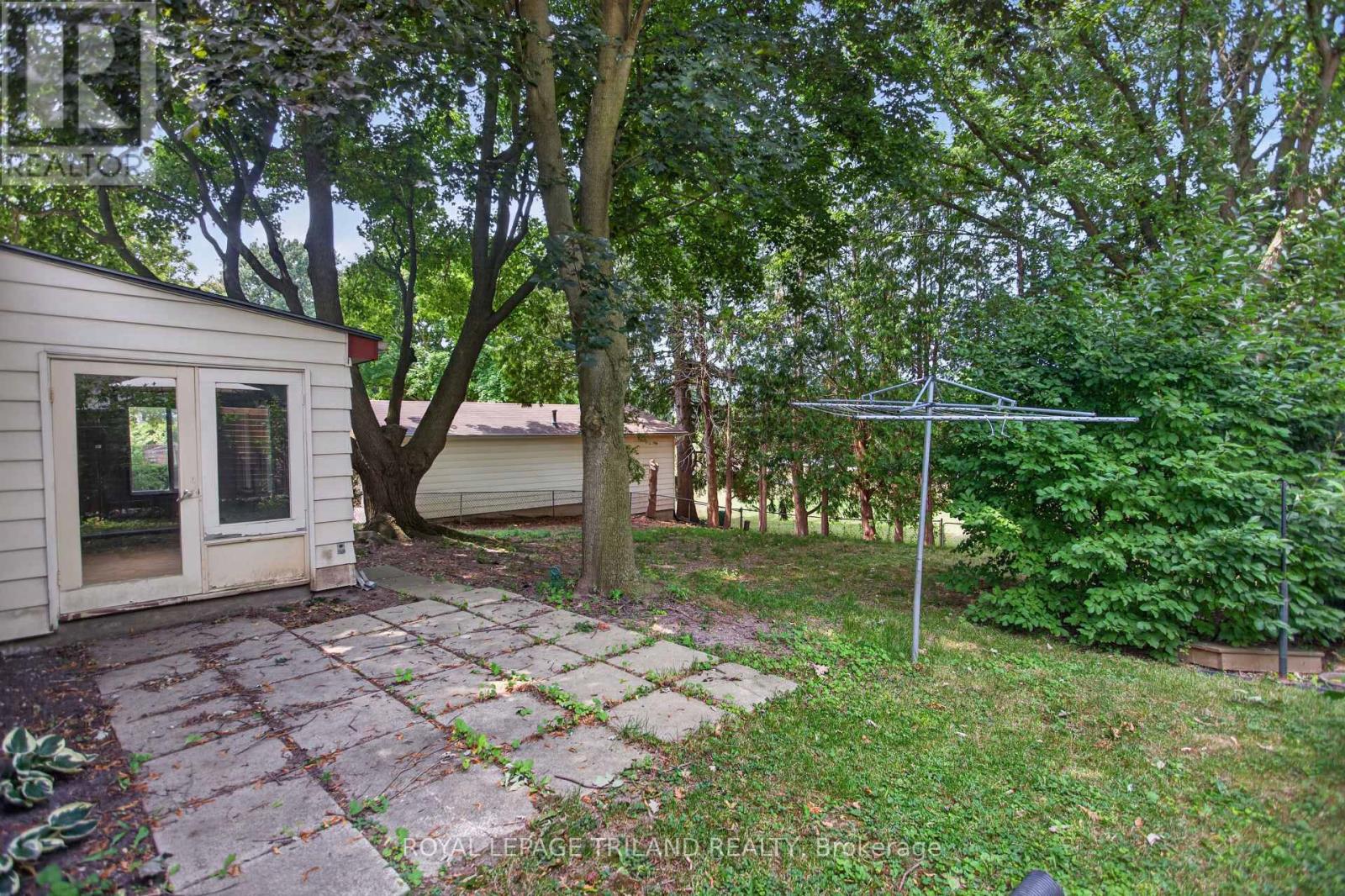 657 VISCOUNT ROAD - Image 38