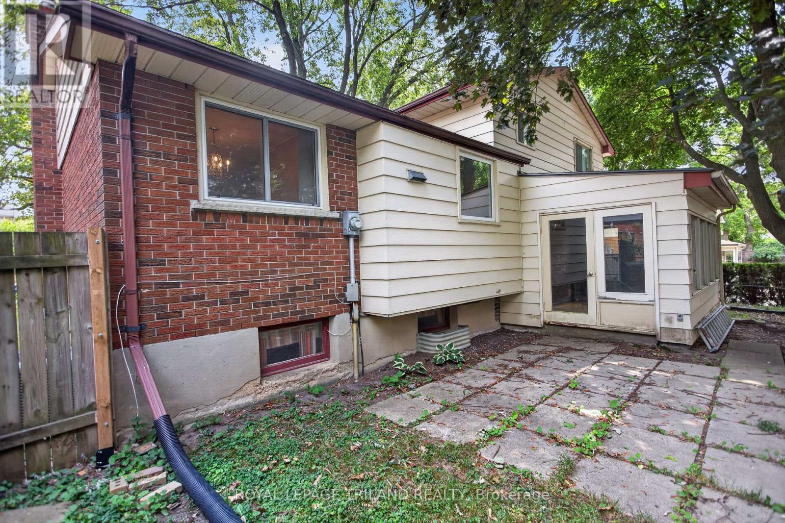 657 VISCOUNT ROAD - Image 39