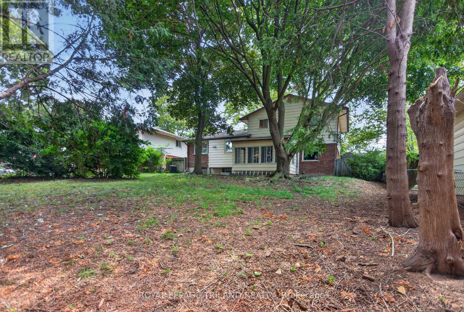 657 VISCOUNT ROAD - Image 40