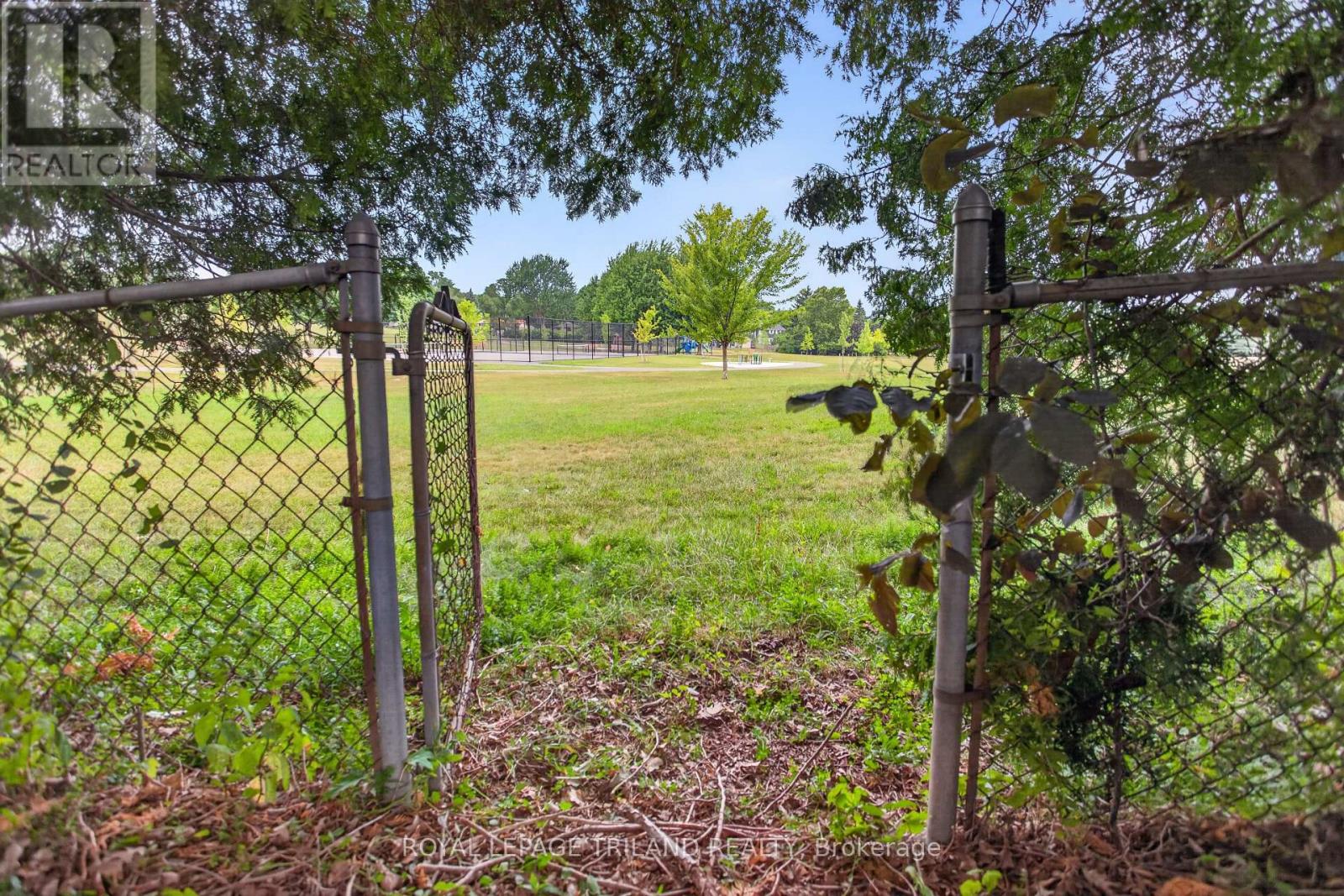 657 VISCOUNT ROAD - Image 43