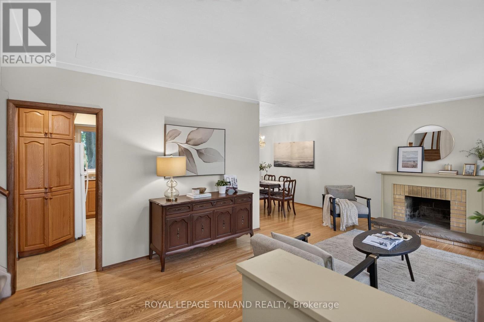 657 VISCOUNT ROAD - 5