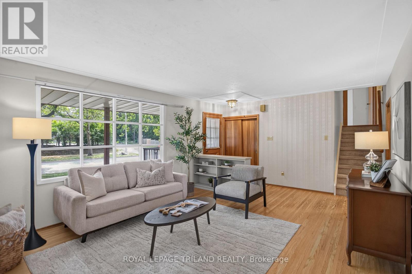 657 VISCOUNT ROAD - 7