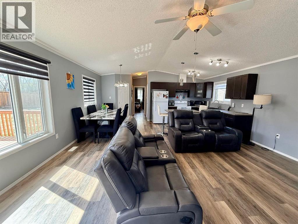 4410 48 Street - 8