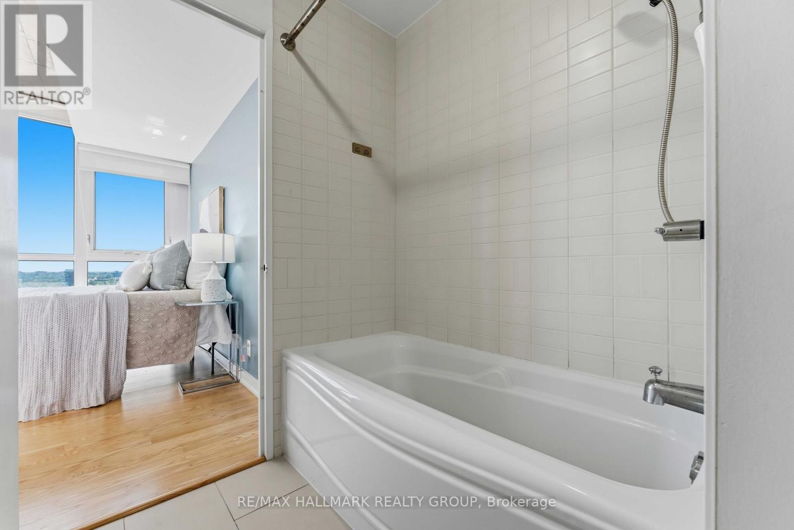2 Bed, 1 Bath House for Rent in Ottawa – 2110 – 324 LAURIER AVENUE W, Ottawa – MLS# X13601752 - Image 25