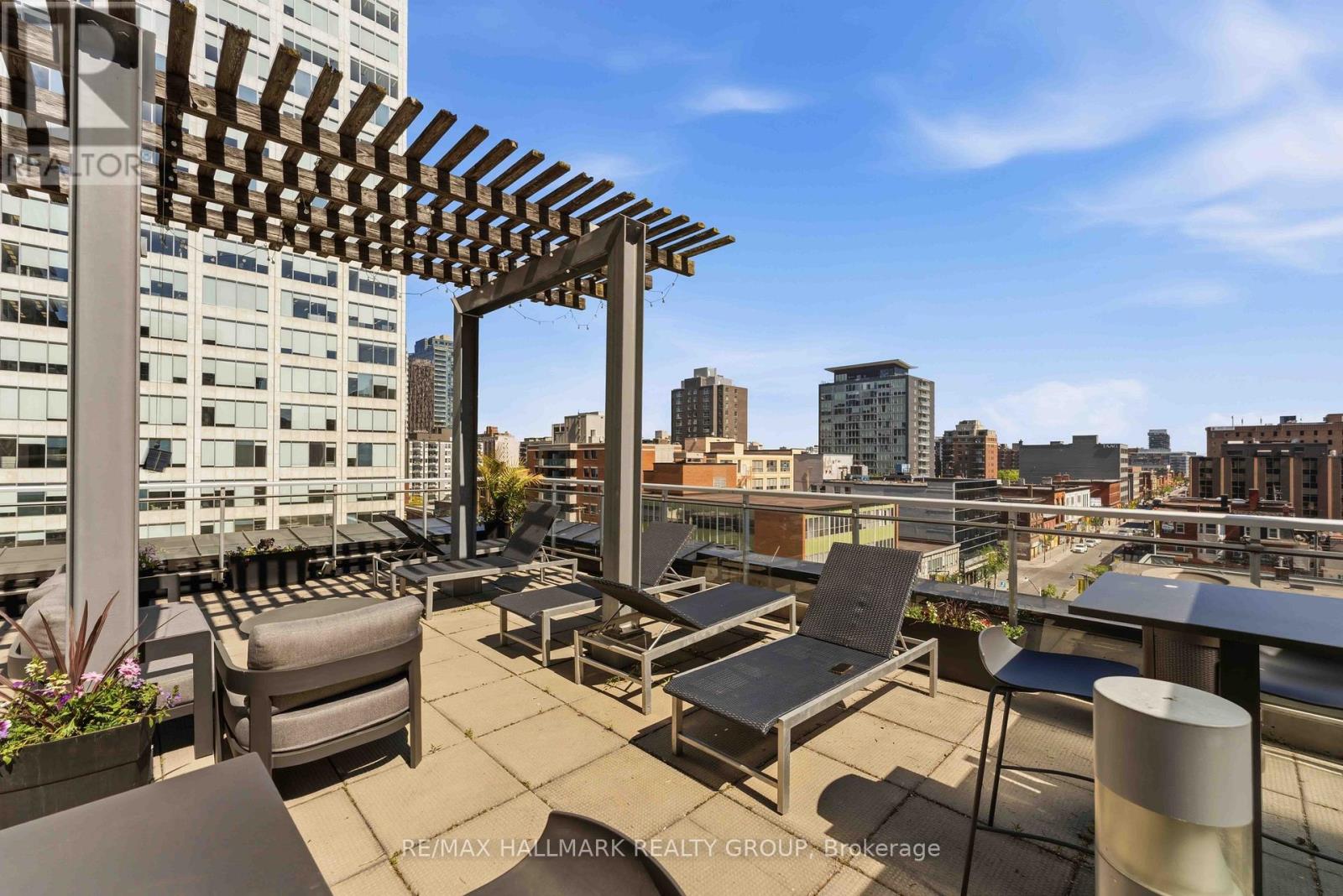 2 Bed, 1 Bath House for Rent in Ottawa – 2110 – 324 LAURIER AVENUE W, Ottawa – MLS# X13601752 - Image 34