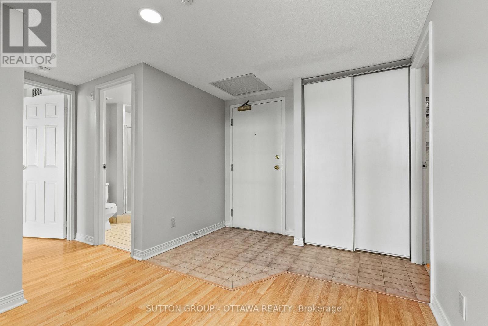 #917 100 GRANT CARMAN DRIVE - 10