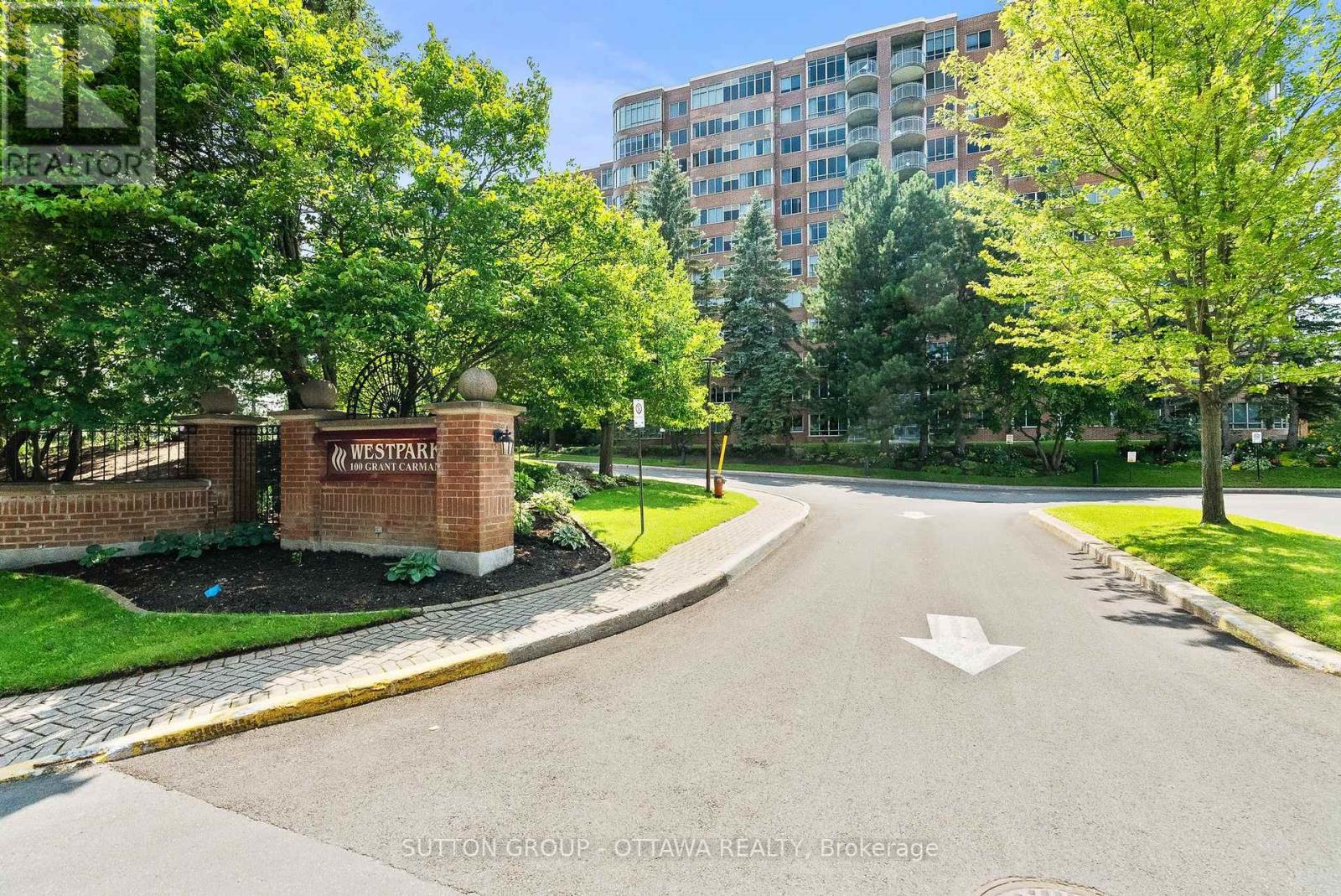 #917 100 GRANT CARMAN DRIVE - 4