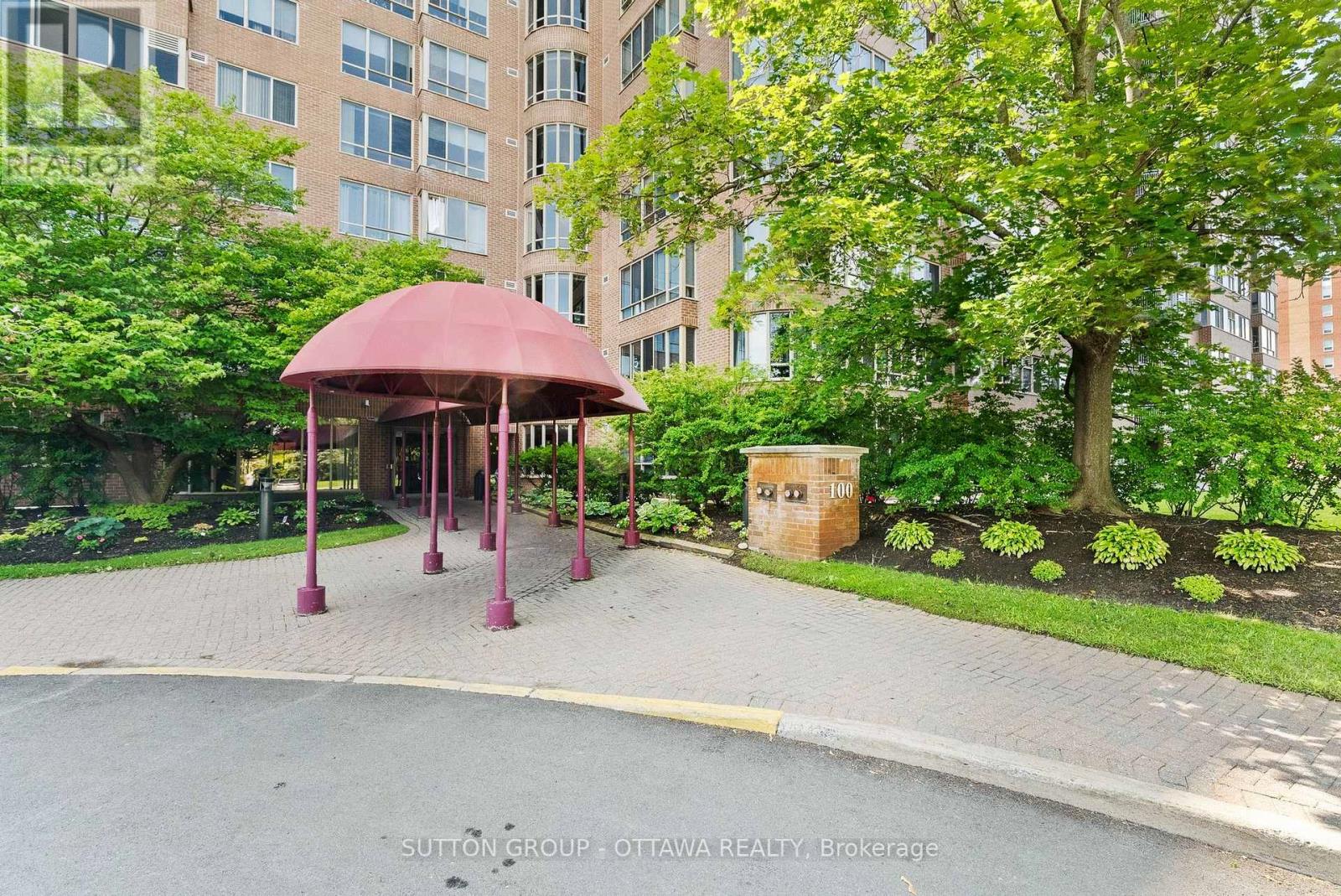 #917 100 GRANT CARMAN DRIVE - 5