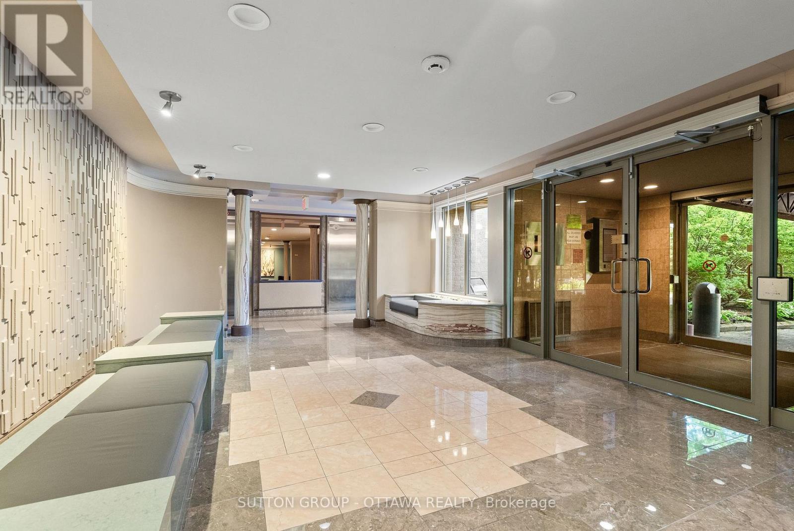 #917 100 GRANT CARMAN DRIVE - 6
