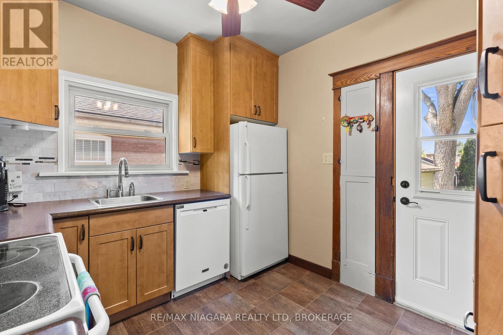 6403 LOCUS AVENUE - 15