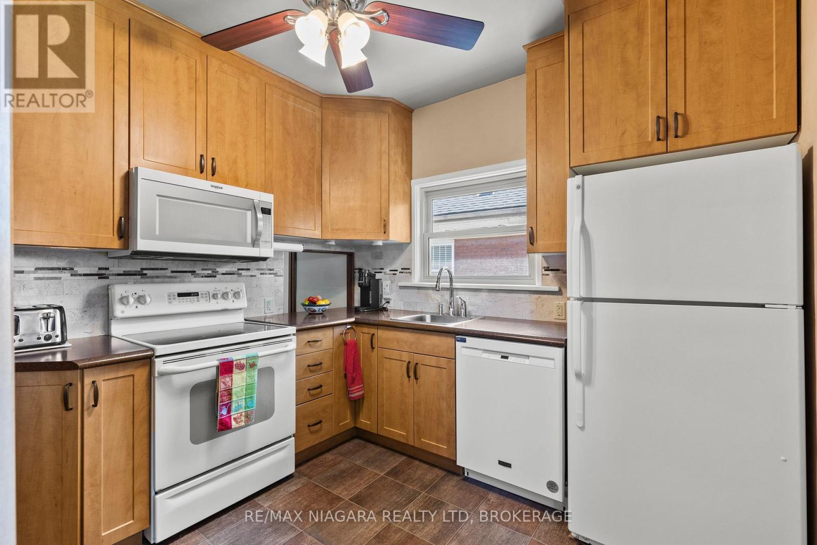 6403 LOCUS AVENUE - 16