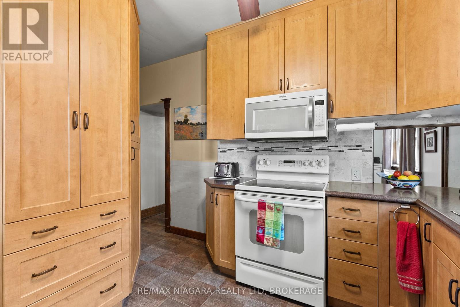 6403 LOCUS AVENUE - 17