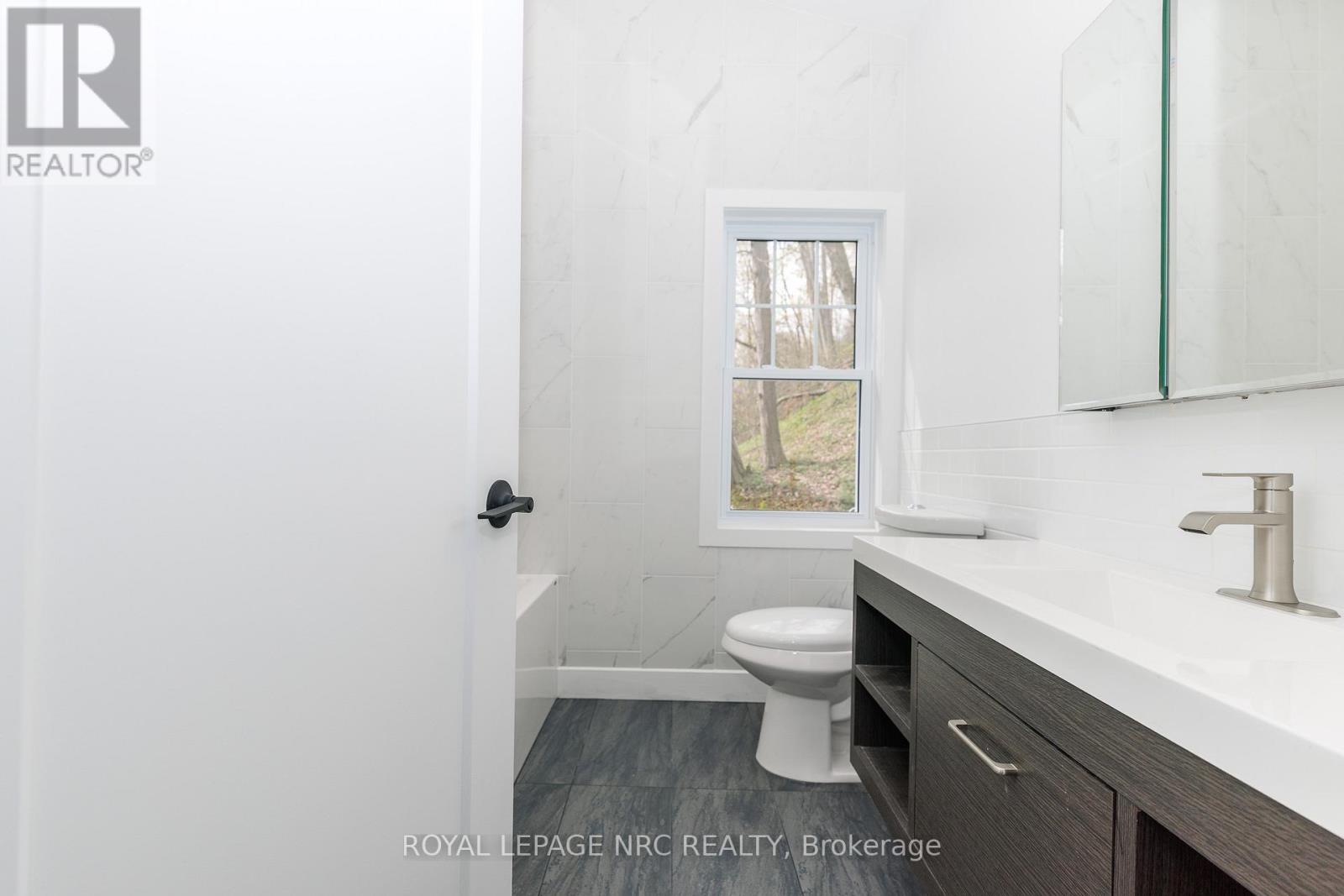 212 HOLLOWAY BAY ROAD S - 18