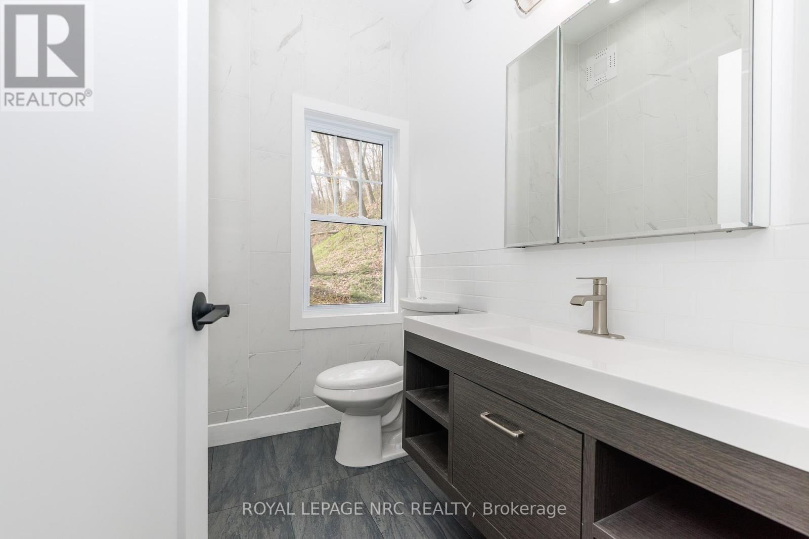 212 HOLLOWAY BAY ROAD S - 19