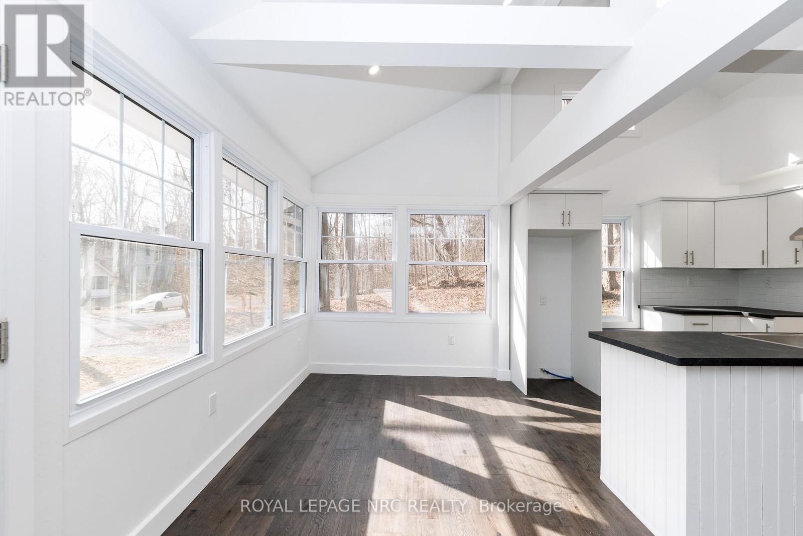 212 HOLLOWAY BAY ROAD S - 5