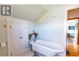41 School Street, Lower West Pubnico, NS B0W2C0 Photo 18