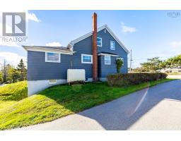 41 School Street, Lower West Pubnico, NS B0W2C0 Photo 27