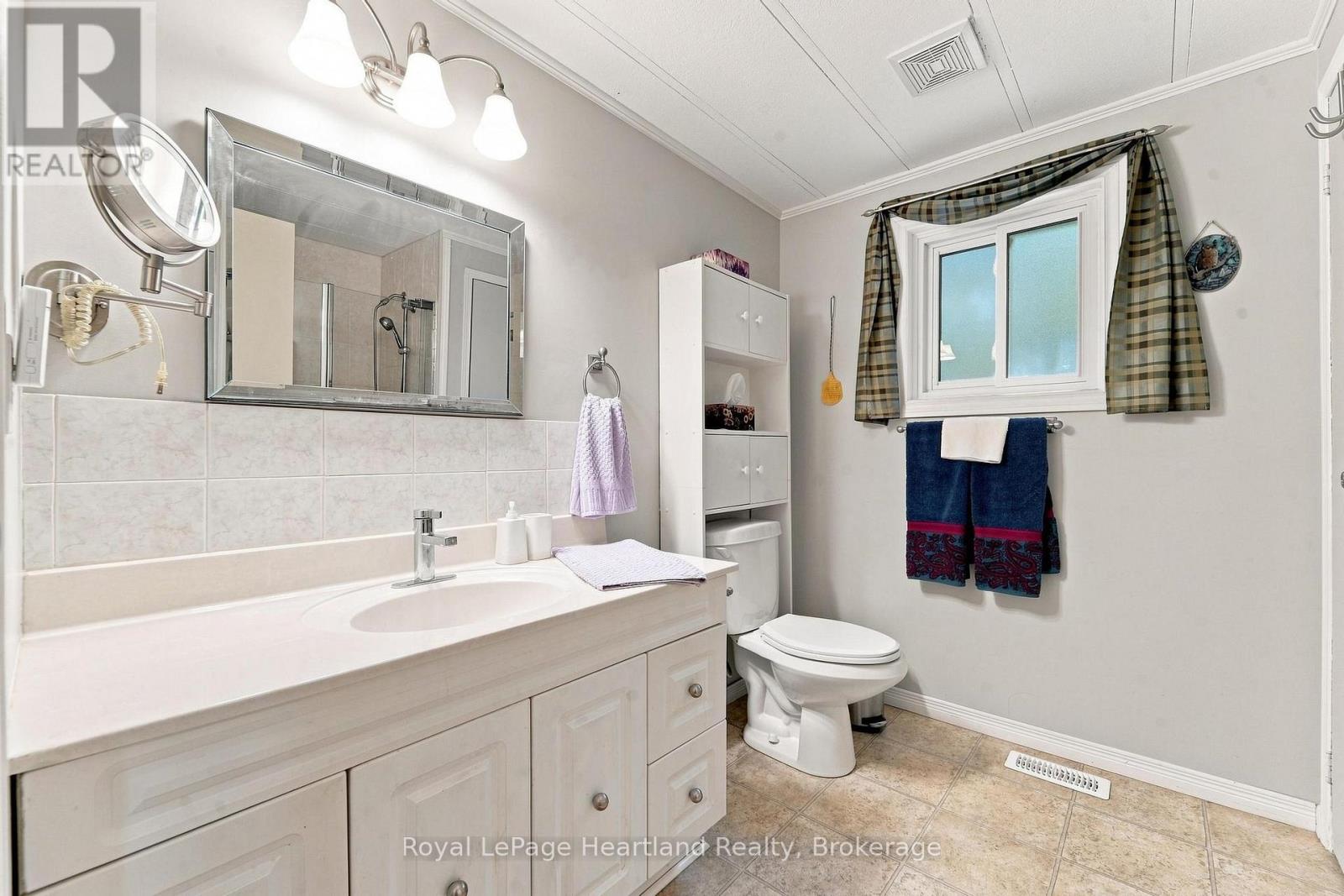 16 HURON LANE - 18