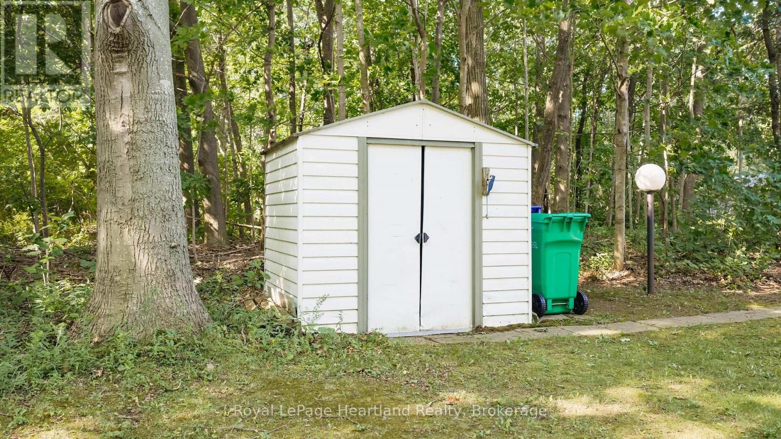 16 HURON LANE - 26