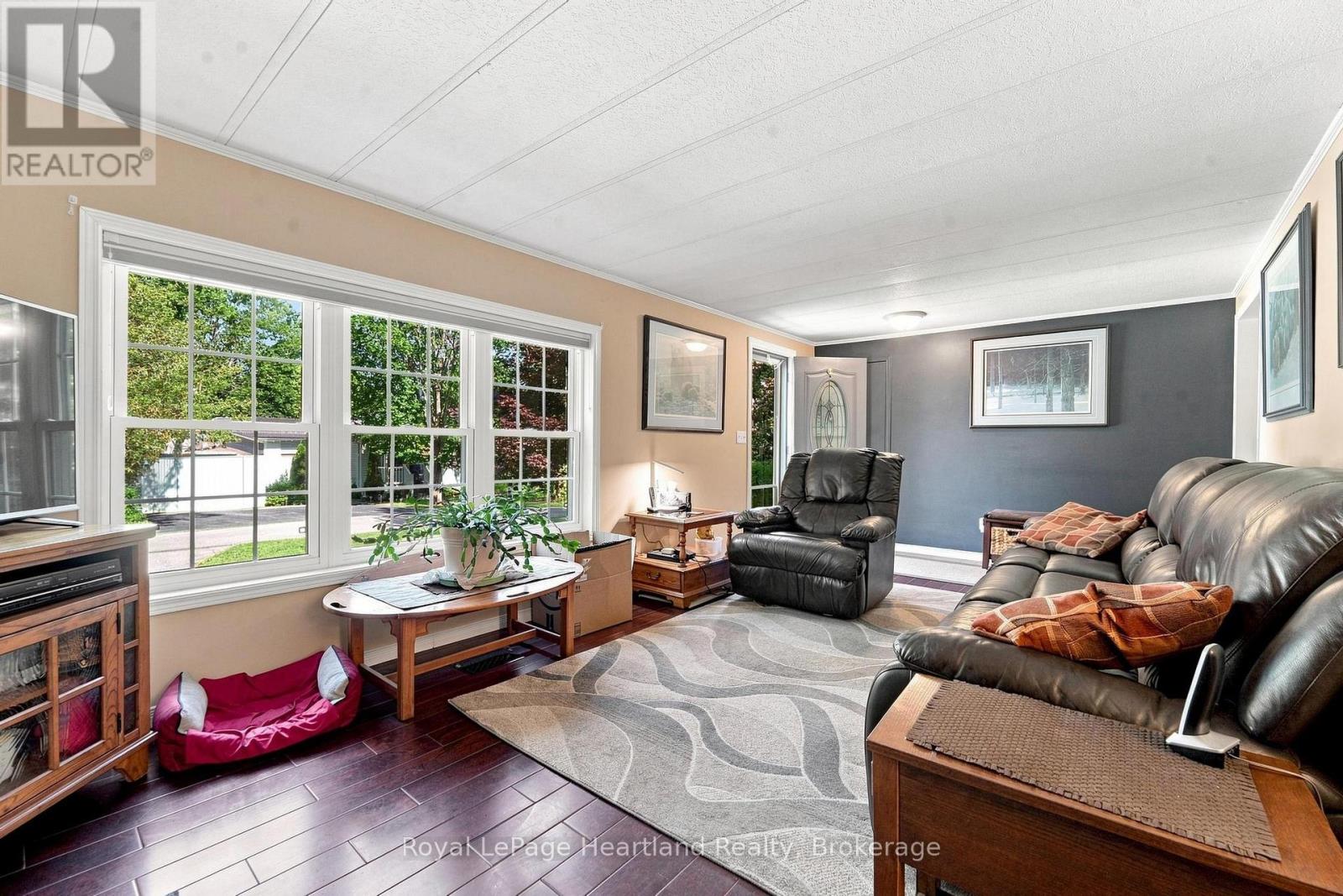 16 HURON LANE - 4