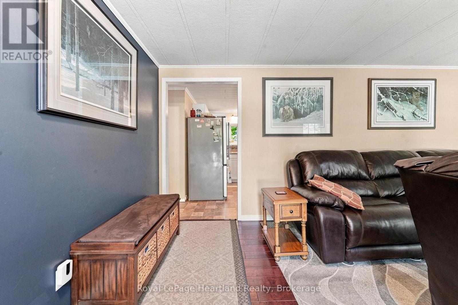 16 HURON LANE - 5