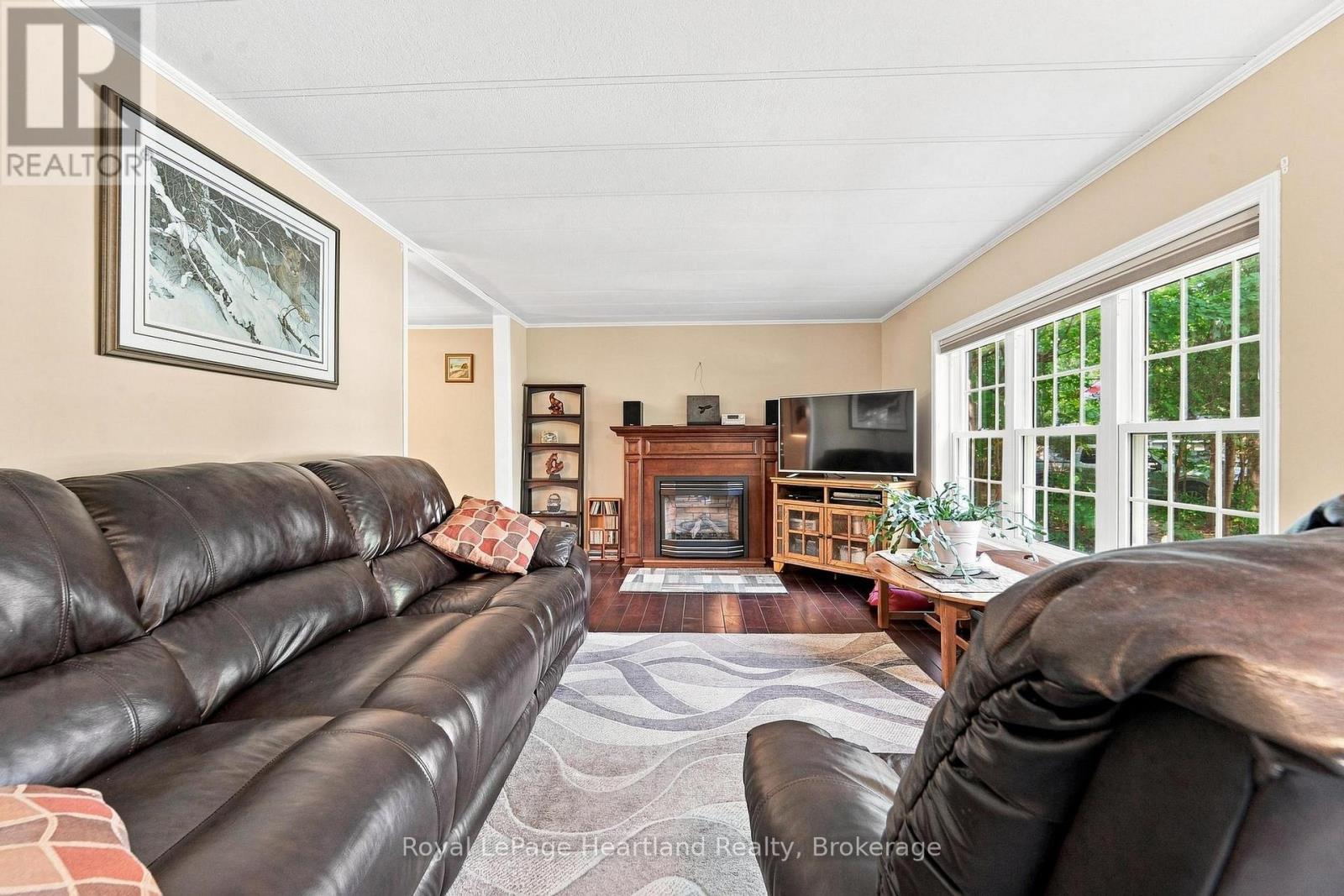 16 HURON LANE - 7