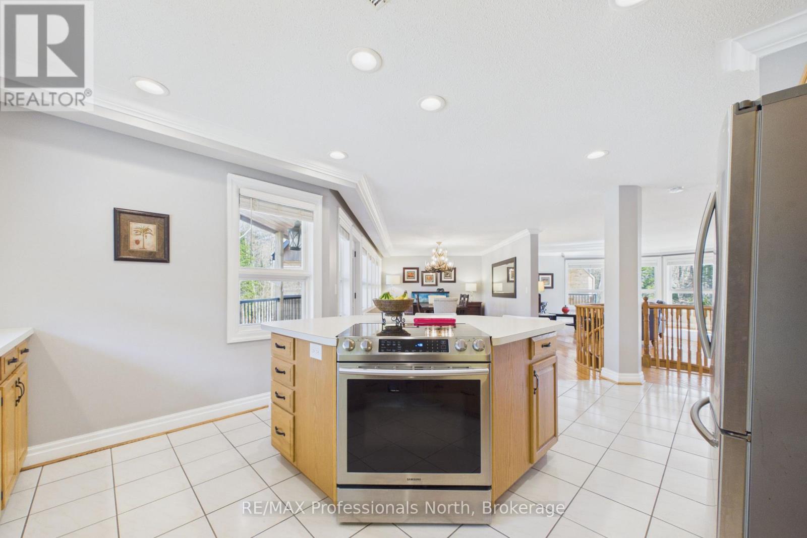 1196 RAVENSCLIFFE ROAD - 10