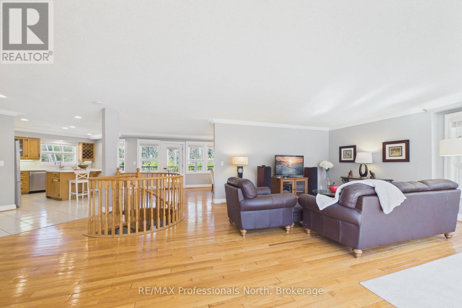 1196 RAVENSCLIFFE ROAD - 13