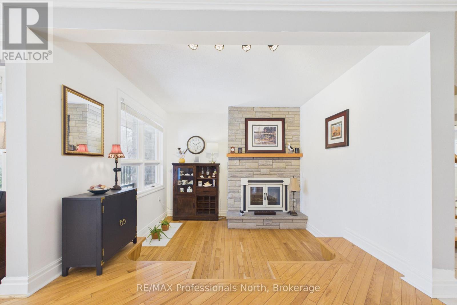 1196 RAVENSCLIFFE ROAD - 15