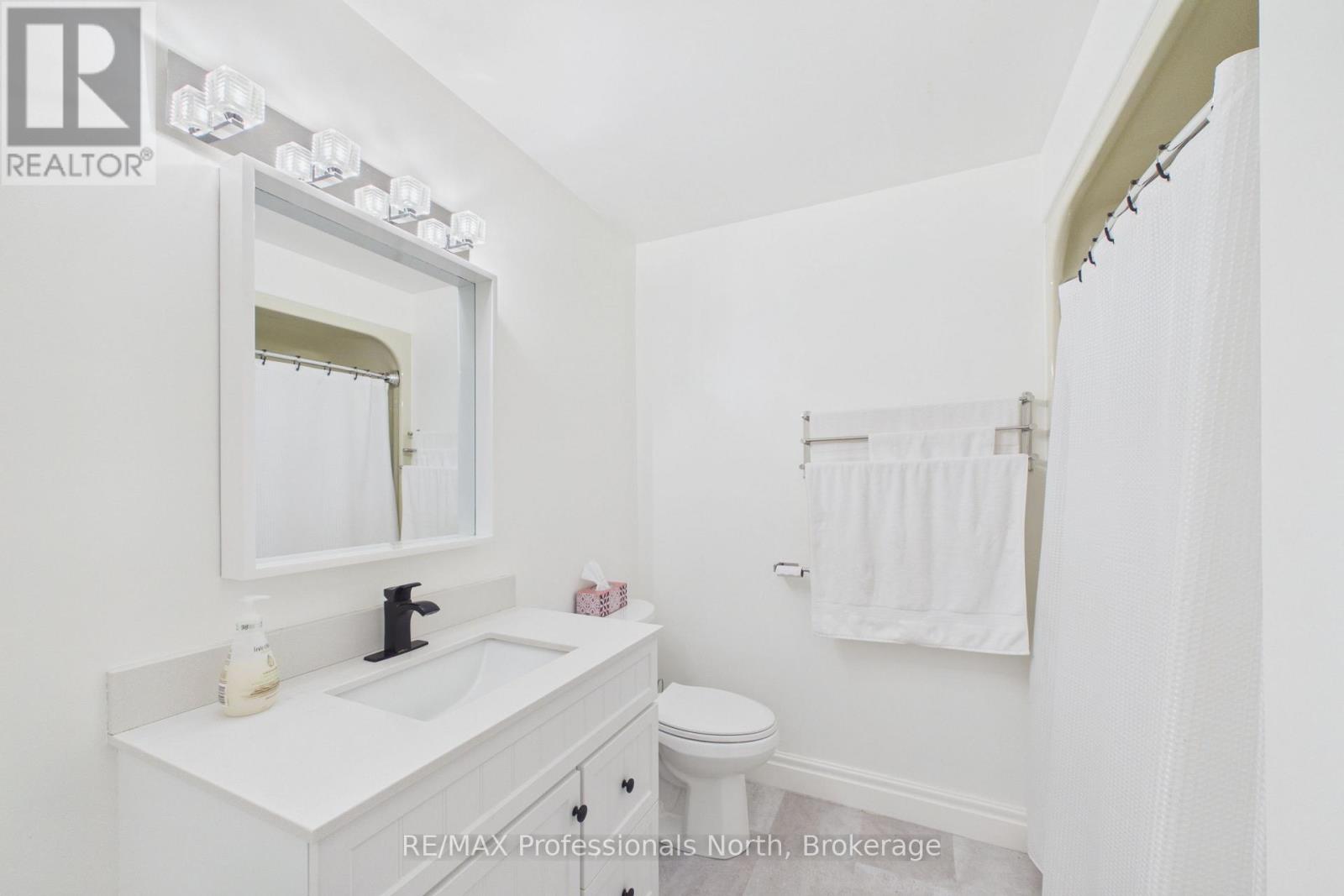 1196 RAVENSCLIFFE ROAD - 25