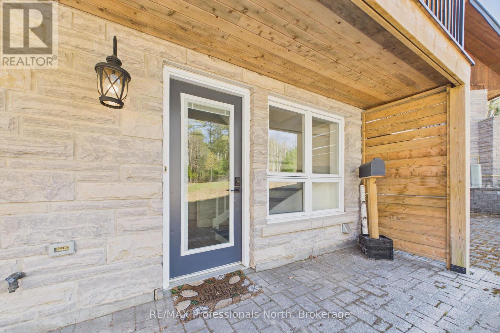 1196 RAVENSCLIFFE ROAD - 37