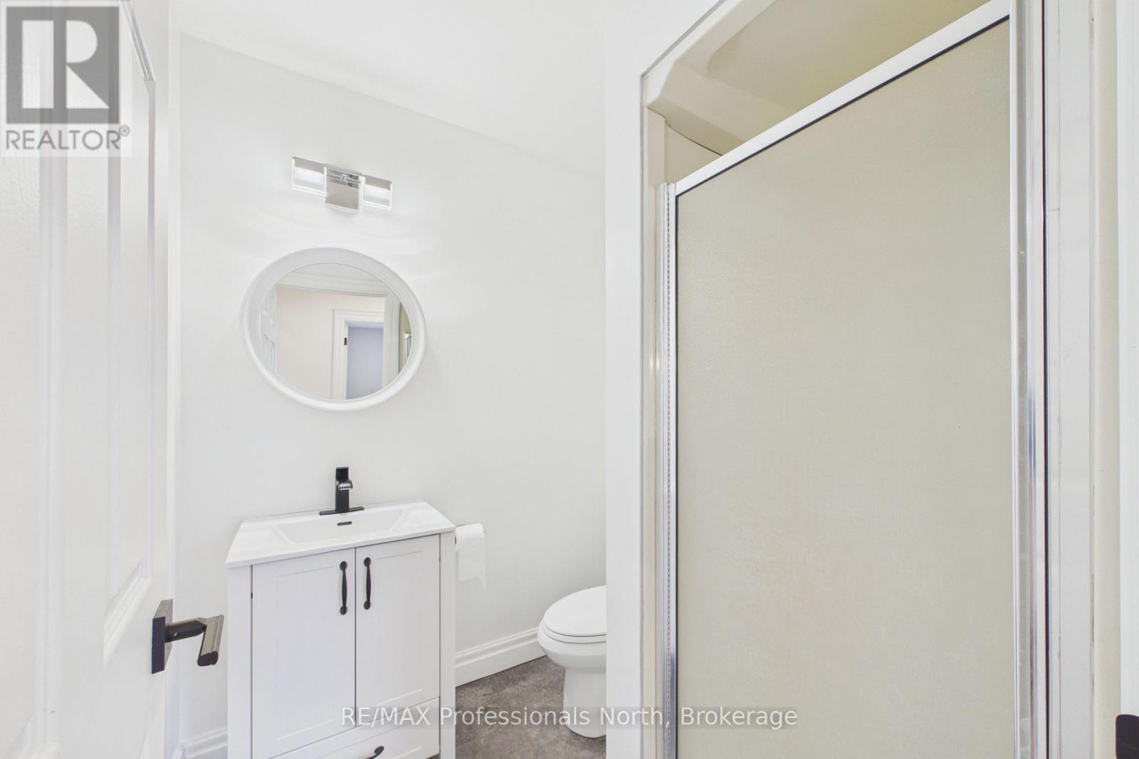 1196 RAVENSCLIFFE ROAD - 44