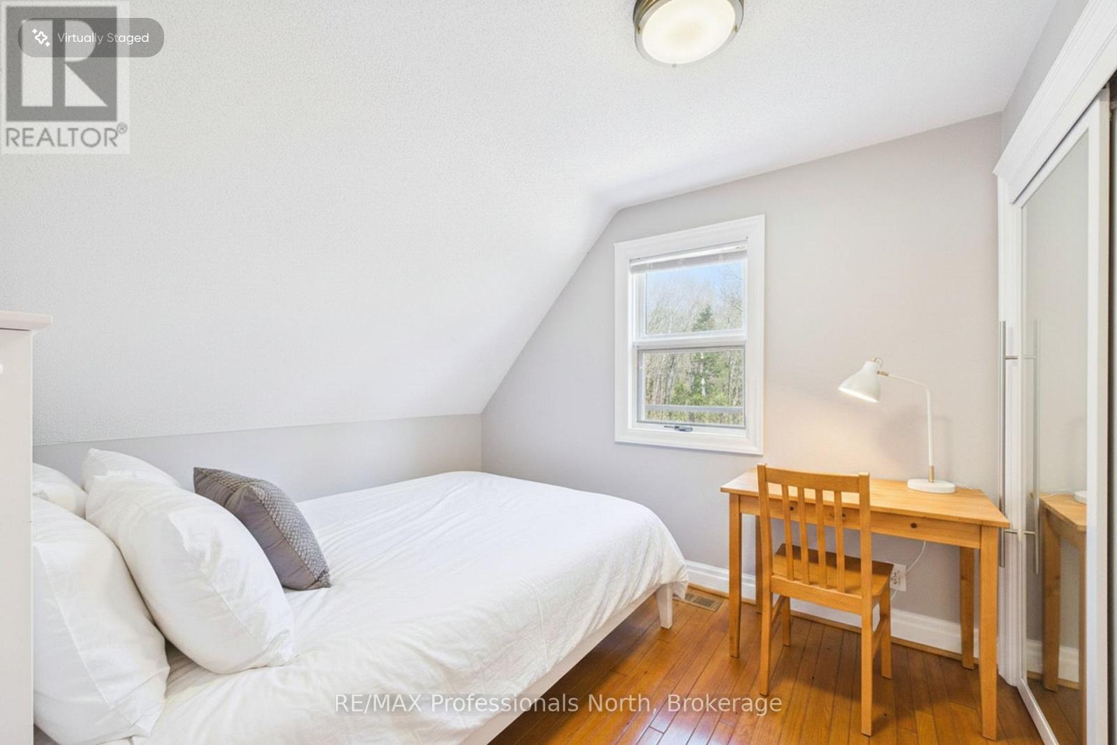1196 RAVENSCLIFFE ROAD - 45