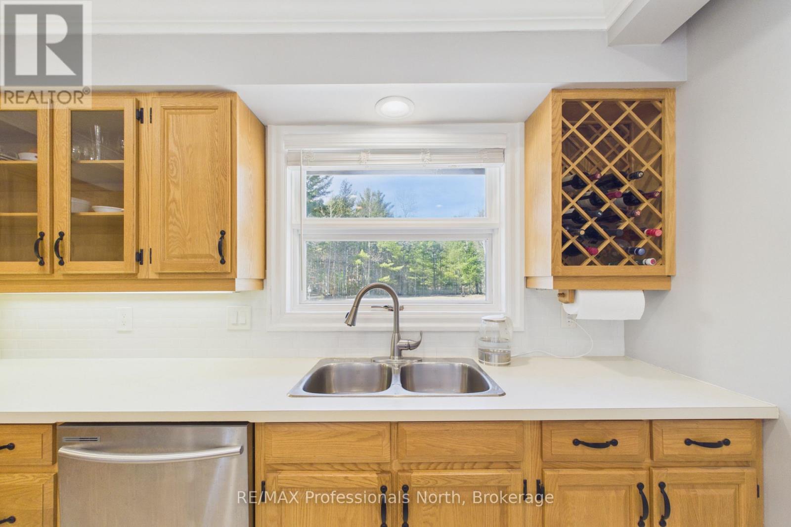 1196 RAVENSCLIFFE ROAD - 9